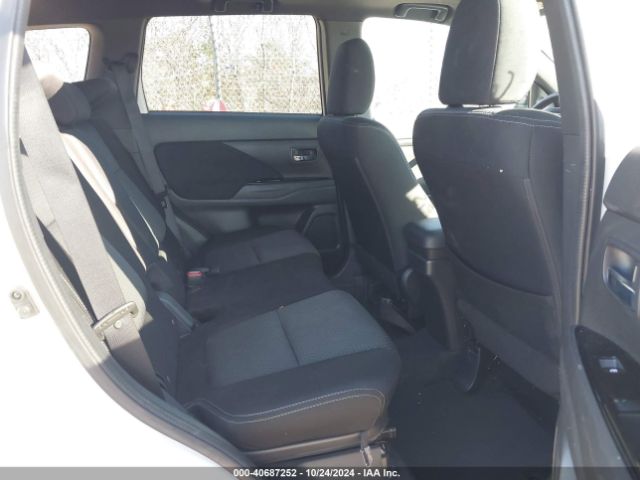 JA4AZ3A37JZ051989 Mitsubishi Outlander Le