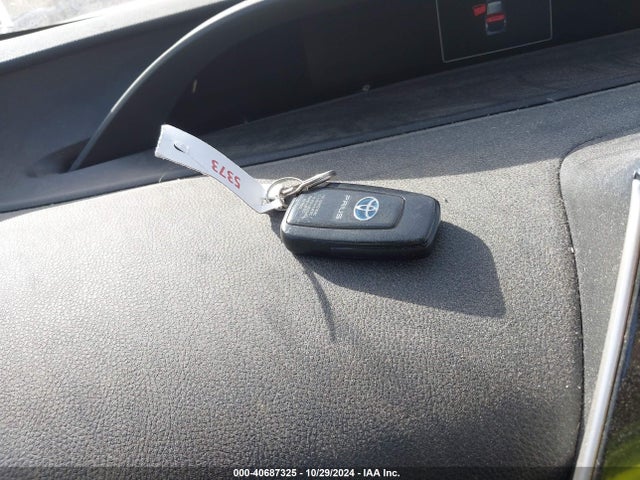 Toyota Prius Two 2017 JTDKBRFU6H3546507 Image 11