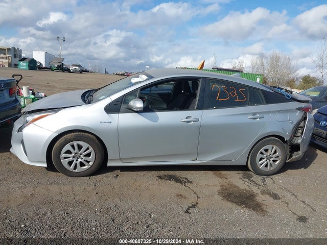 Toyota Prius Two 2017 JTDKBRFU6H3546507 Image 14