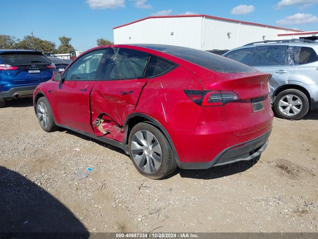 2021 TESLA MODEL Y 5YJYGDEE8MF140458 Photo 2