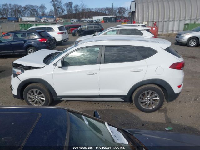 KM8J3CA44HU466822 Hyundai Tucson Se Plus
