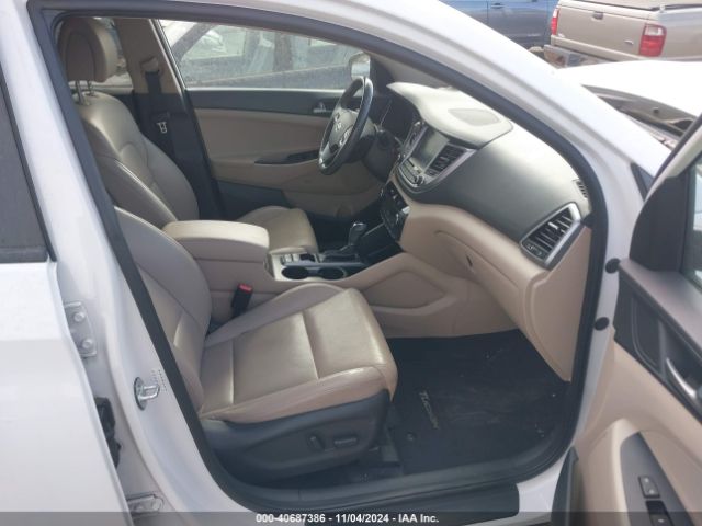 KM8J3CA44HU466822 Hyundai Tucson Se Plus