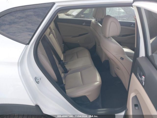 KM8J3CA44HU466822 Hyundai Tucson Se Plus