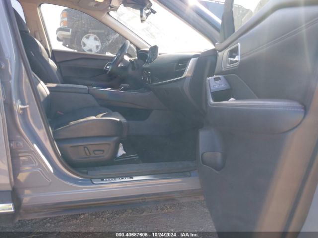 JN8AT3DC7MW101738 Nissan Rogue Platinum Fwd