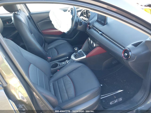 JM1DKFC76J0319072 Mazda Cx-3 Touring