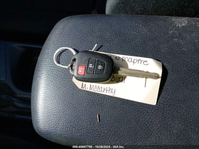 JTMBFREV0JJ195691 Toyota RAV4 LE