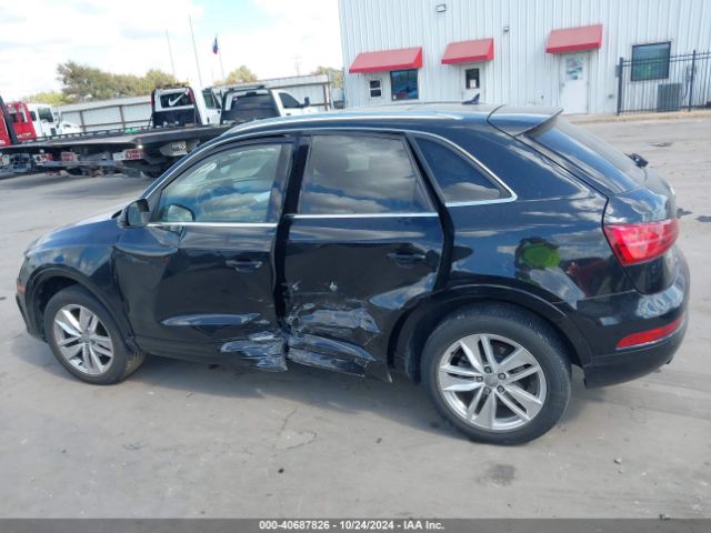 WA1JCCFSXHR007450 Audi Q3 2.0t Premium