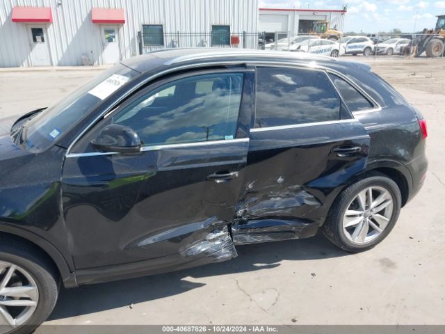 WA1JCCFSXHR007450 Audi Q3 2.0t Premium