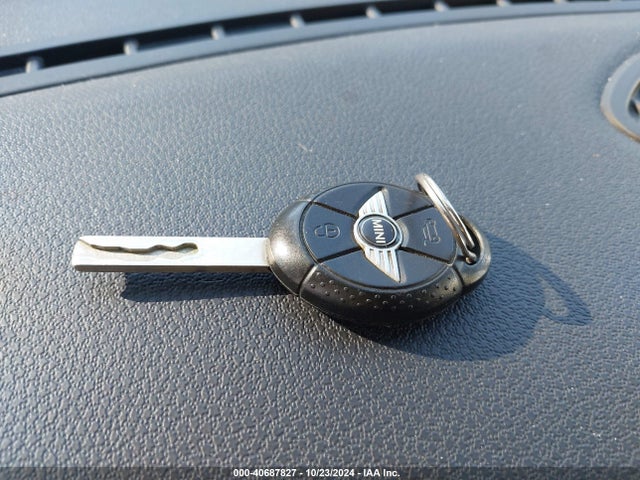 2005 MINI COOPER S WMWRE33465TD98247 Photo 10