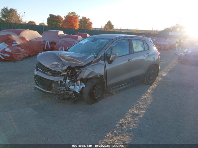 Chevrolet TRAX LS 2018 3GNCJKSB6JL386553 Image 2