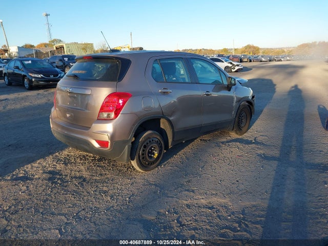 Chevrolet TRAX LS 2018 3GNCJKSB6JL386553 Image 4