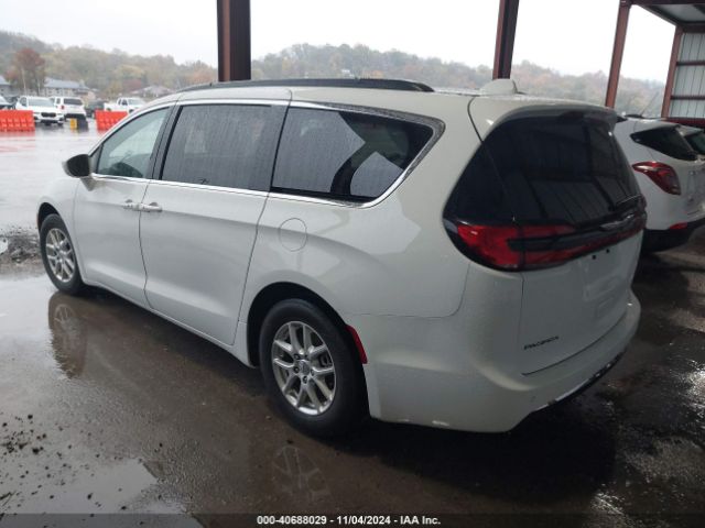 2022 CHRYSLER PACIFICA 2C4RC1BG8NR125615 Photo 2