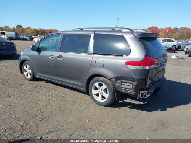 2012 TOYOTA SIENNA 5TDKK3DC4CS265627 Photo 2