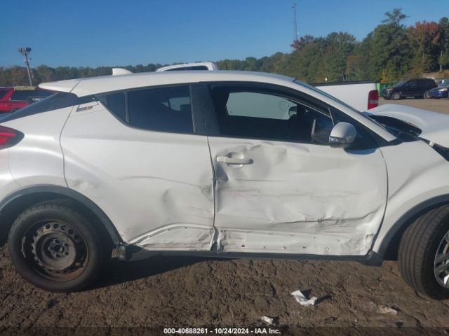 NMTKHMBX5MR127184 Toyota C-HR LE
