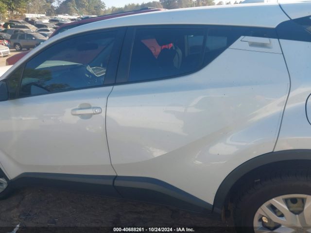 NMTKHMBX5MR127184 Toyota C-HR LE
