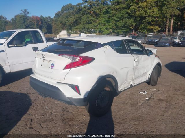 NMTKHMBX5MR127184 Toyota C-HR LE