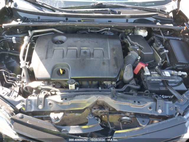 Toyota COROLLA LE 2018 5YFBURHE5JP831440 Image 10