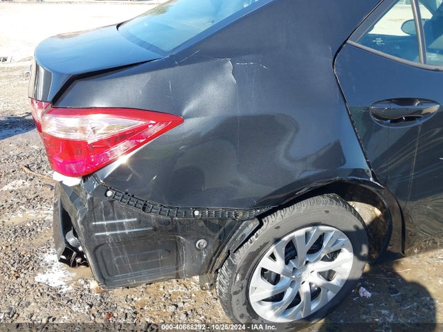 Toyota COROLLA LE 2018 5YFBURHE5JP831440 Image 19