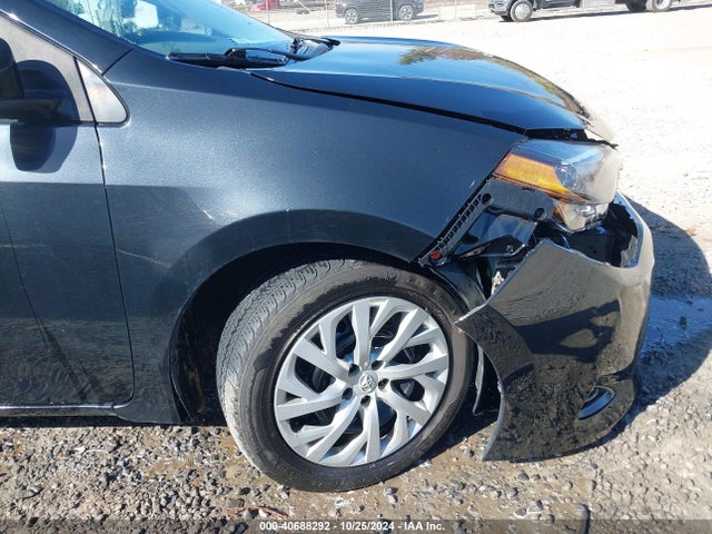 Toyota COROLLA LE 2018 5YFBURHE5JP831440 Image 22