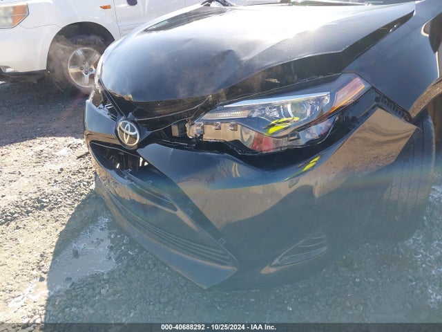 Toyota COROLLA LE 2018 5YFBURHE5JP831440 Image 6