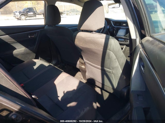 Toyota COROLLA LE 2018 5YFBURHE5JP831440 Image 8