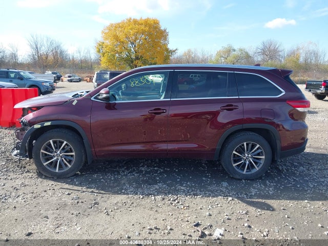Toyota Highlander Xle 2018 5TDJZRFH5JS844920 Image 14