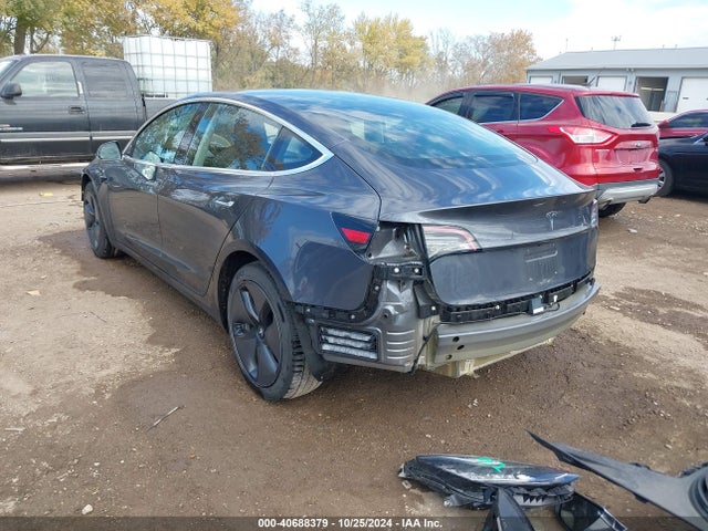 2018 TESLA MODEL 3 5YJ3E1EA3JF153383 Photo 2