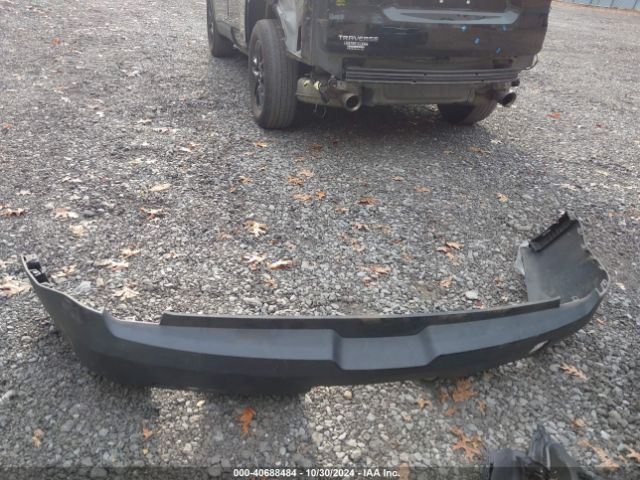 1GNERFKW3KJ128902 Chevrolet Traverse Ls