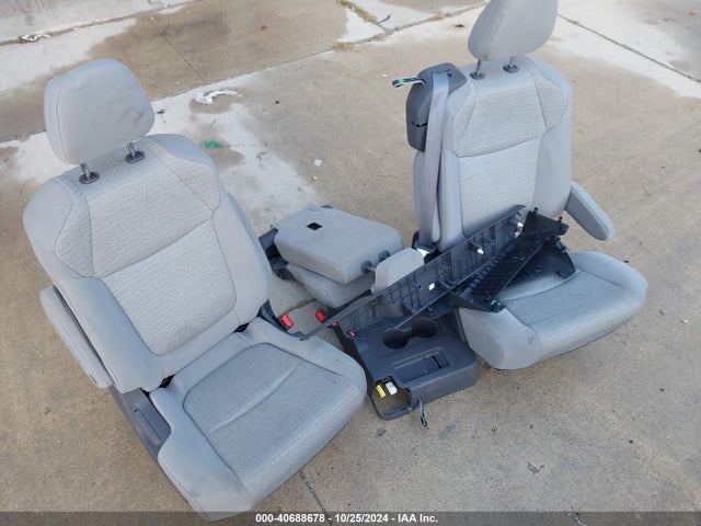 5TDKRKEC9MS043252 Toyota SIENNA LE