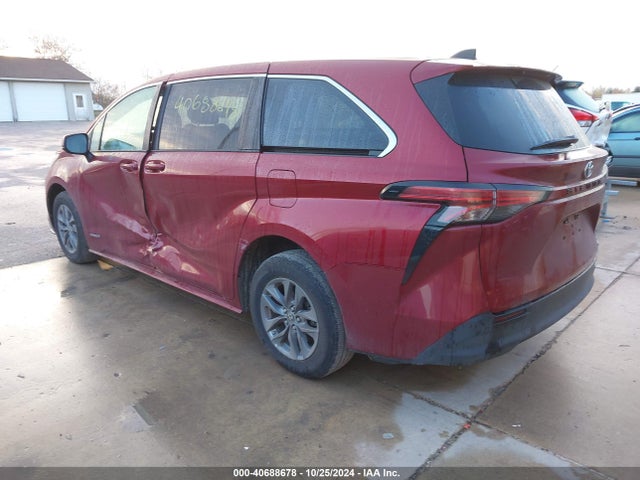 5TDKRKEC9MS043252 Toyota SIENNA LE