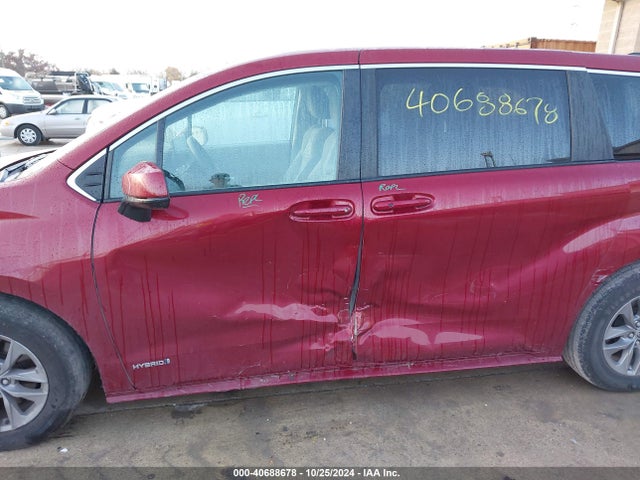 5TDKRKEC9MS043252 Toyota SIENNA LE