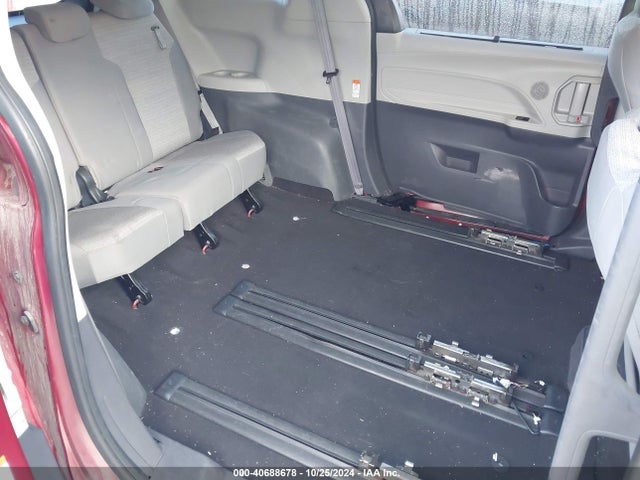 5TDKRKEC9MS043252 Toyota SIENNA LE