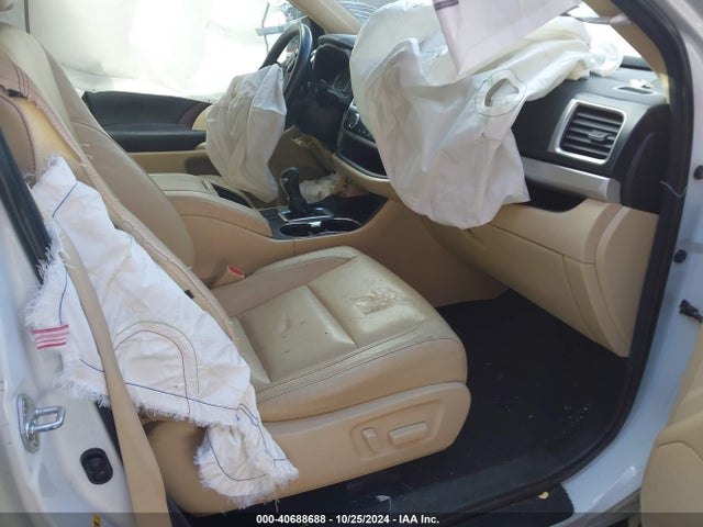 Toyota Highlander Xle 2018 5TDJZRFHXJS543978 Image 5