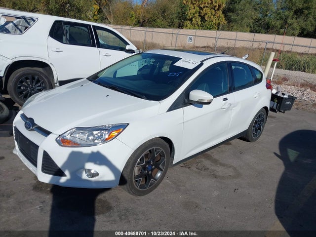 Ford FOCUS SE 2014 1FADP3K23EL184715 Image 2