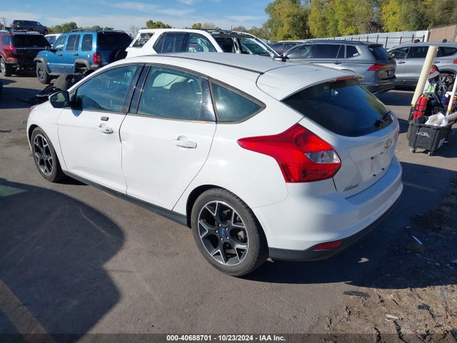 Ford FOCUS SE 2014 1FADP3K23EL184715 Image 3