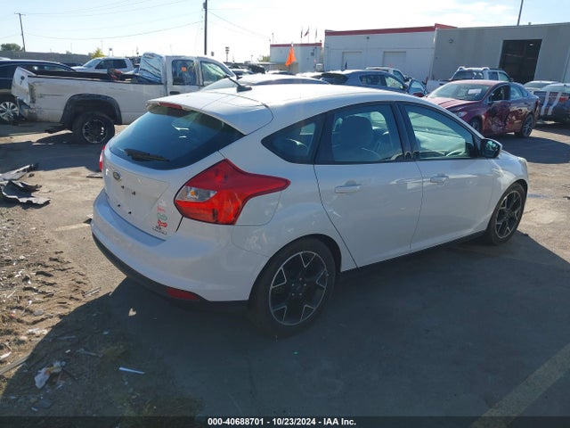 Ford FOCUS SE 2014 1FADP3K23EL184715 Image 4