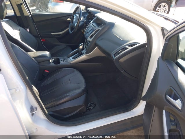Ford FOCUS SE 2014 1FADP3K23EL184715 Image 5