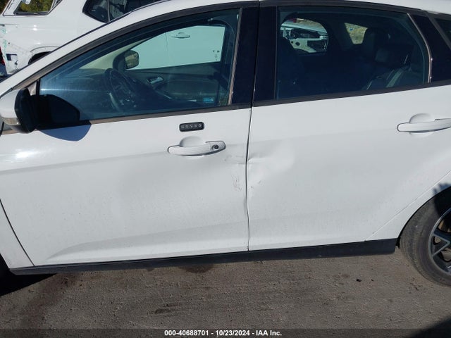 Ford FOCUS SE 2014 1FADP3K23EL184715 Image 6