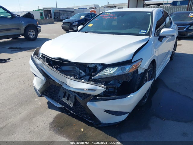 4T1B61HK5KU824828 Toyota CAMRY XSE