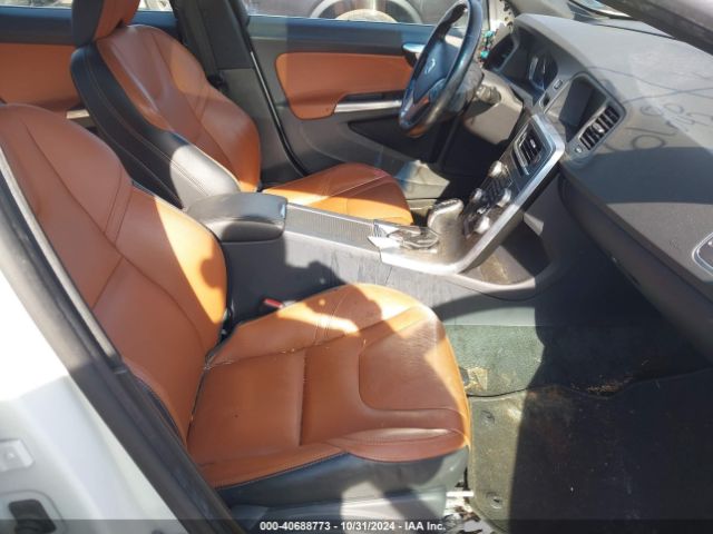 YV140MEK0G1296025 Volvo V60 T5 Drive-e Premier