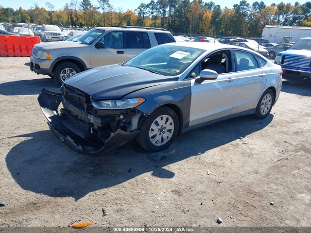 Ford FUSION S 2014 1FA6P0G79E5381615 Image 2