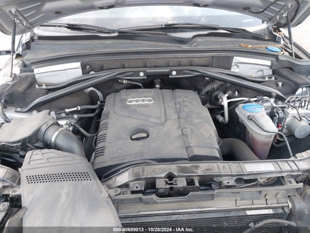 Audi Q5 2.0t Premium 2016 WA1L2AFP2GA058577 Image 10