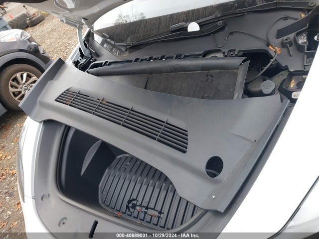 2024 TESLA MODEL Y 7SAYGDEE8RF036837 Photo 9