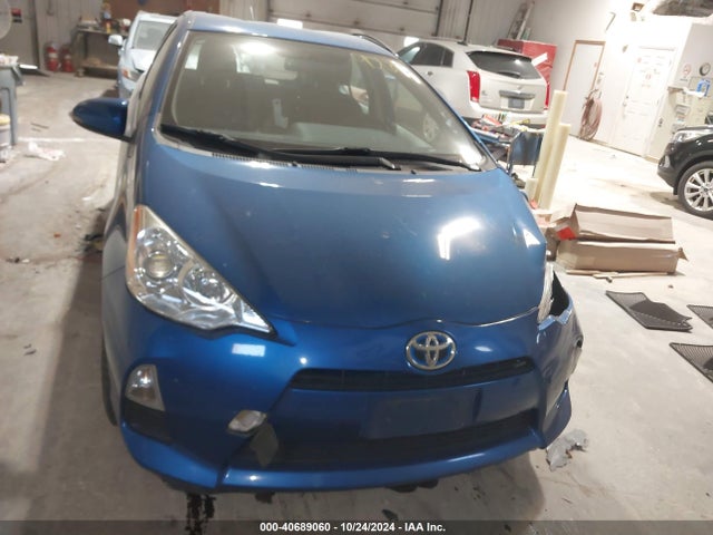 Toyota Prius C Two 2014 JTDKDTB32E1071725 Image 12