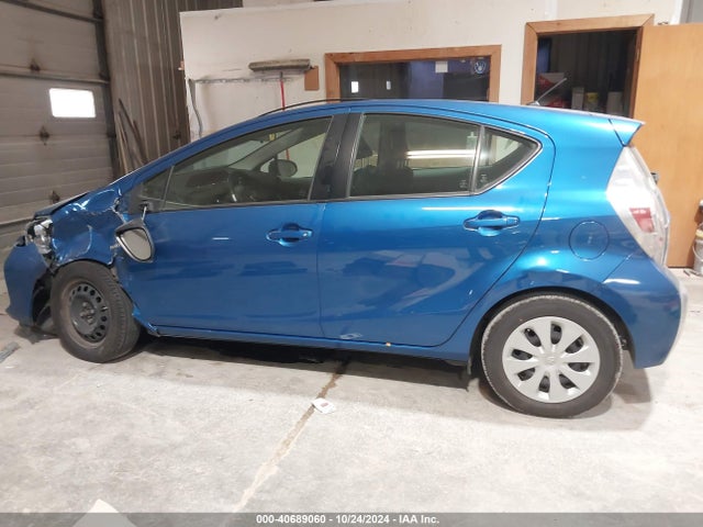 Toyota Prius C Two 2014 JTDKDTB32E1071725 Image 14