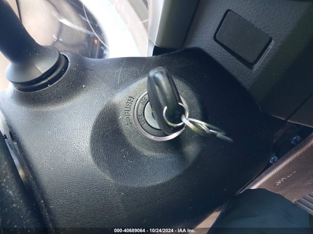 Toyota RAV4 LE 2018 2T3ZFREV4JW521279 Image 11