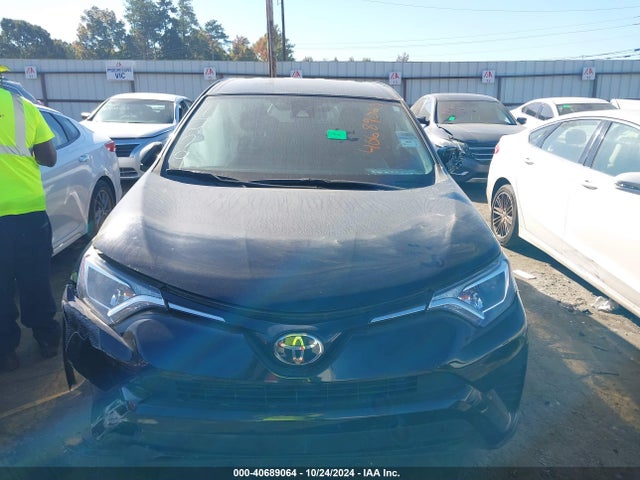 Toyota RAV4 LE 2018 2T3ZFREV4JW521279 Image 12