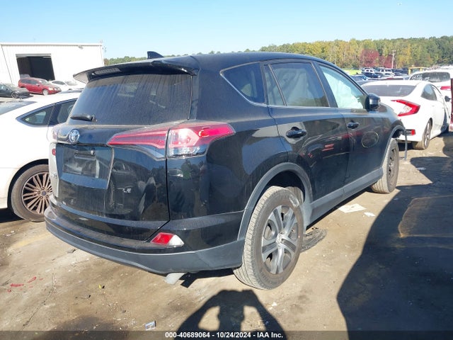 Toyota RAV4 LE 2018 2T3ZFREV4JW521279 Image 4