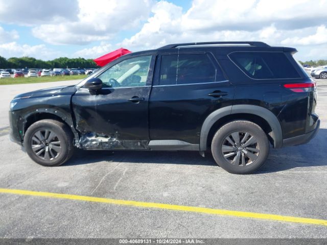 5N1DR3BA5NC215308 Nissan Pathfinder Sv 2wd