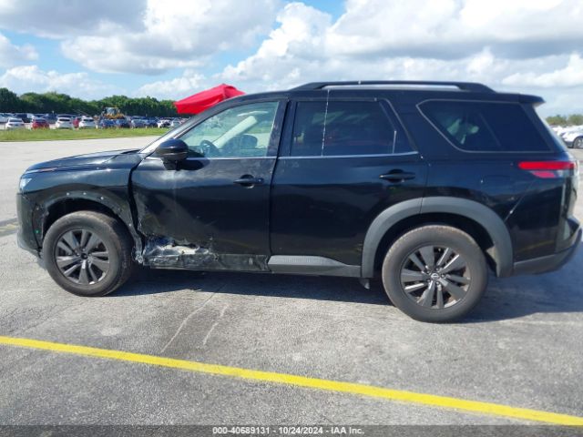 5N1DR3BA5NC215308 Nissan Pathfinder Sv 2wd